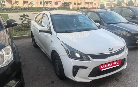 KIA Rio IV, 2018 год, 850 000 рублей, 5 фотография