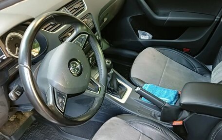 Skoda Octavia, 2017 год, 950 000 рублей, 10 фотография