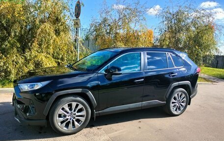 Toyota RAV4, 2021 год, 4 000 000 рублей, 3 фотография