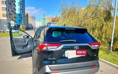 Toyota RAV4, 2021 год, 4 000 000 рублей, 11 фотография