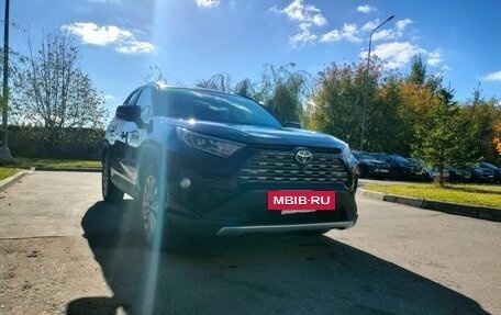 Toyota RAV4, 2021 год, 4 000 000 рублей, 10 фотография