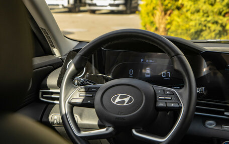 Hyundai Elantra, 2023 год, 2 228 000 рублей, 12 фотография