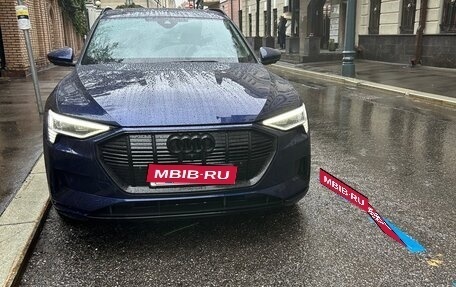 Audi e-tron I, 2022 год, 4 200 000 рублей, 1 фотография
