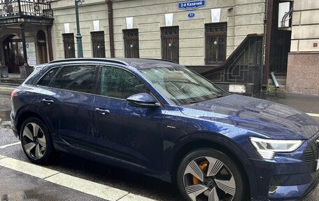 Audi e-tron I, 2022 год, 4 200 000 рублей, 2 фотография