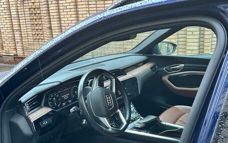 Audi e-tron I, 2022 год, 4 200 000 рублей, 5 фотография