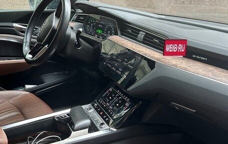Audi e-tron I, 2022 год, 4 200 000 рублей, 6 фотография