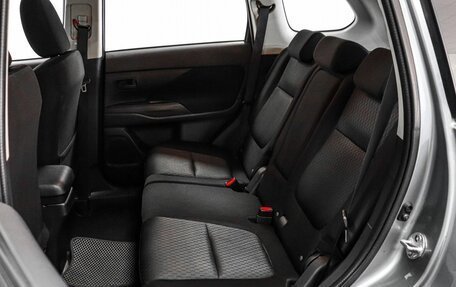 Mitsubishi Outlander III рестайлинг 3, 2013 год, 1 149 000 рублей, 9 фотография