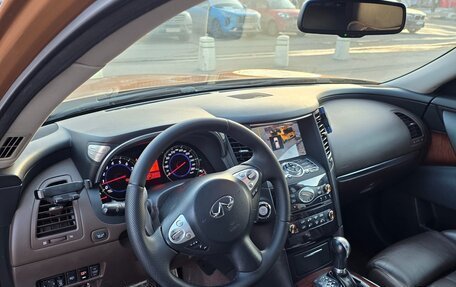Infiniti FX II, 2010 год, 1 550 000 рублей, 4 фотография