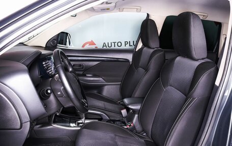 Mitsubishi Outlander III рестайлинг 3, 2018 год, 1 680 000 рублей, 8 фотография
