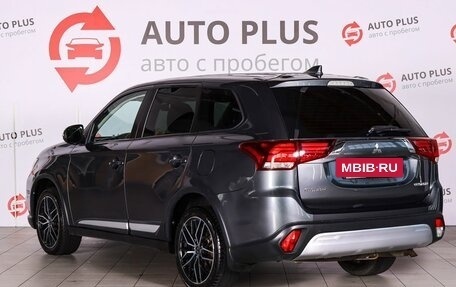 Mitsubishi Outlander III рестайлинг 3, 2018 год, 1 680 000 рублей, 2 фотография