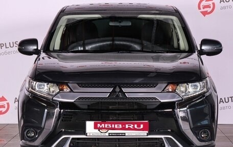 Mitsubishi Outlander III рестайлинг 3, 2018 год, 1 680 000 рублей, 3 фотография