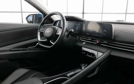 Hyundai Elantra, 2023 год, 2 090 000 рублей, 11 фотография