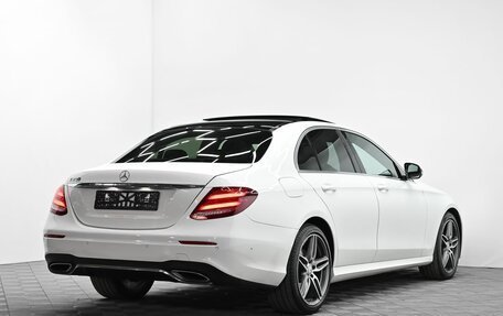 Mercedes-Benz E-Класс, 2017 год, 1 695 000 рублей, 5 фотография