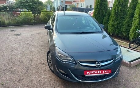 Opel Astra J, 2012 год, 900 000 рублей, 2 фотография