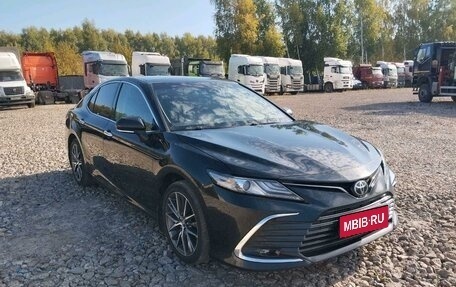 Toyota Camry, 2022 год, 3 490 000 рублей, 1 фотография