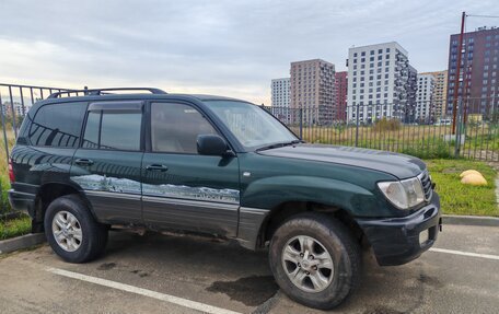 Toyota Land Cruiser 100 рестайлинг 2, 2001 год, 1 000 000 рублей, 2 фотография
