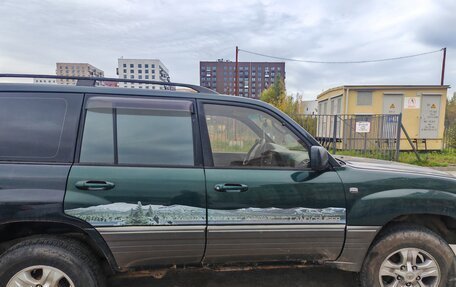 Toyota Land Cruiser 100 рестайлинг 2, 2001 год, 1 000 000 рублей, 3 фотография