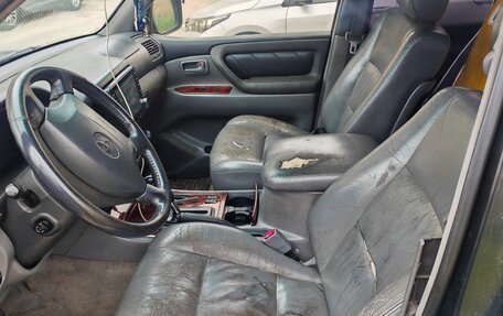 Toyota Land Cruiser 100 рестайлинг 2, 2001 год, 1 000 000 рублей, 12 фотография