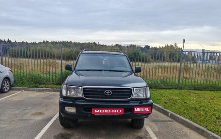Toyota Land Cruiser 100 рестайлинг 2, 2001 год, 1 000 000 рублей, 9 фотография