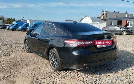Toyota Camry, 2022 год, 3 490 000 рублей, 4 фотография