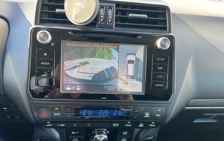 Toyota Land Cruiser Prado 150 рестайлинг 2, 2018 год, 5 990 000 рублей, 11 фотография