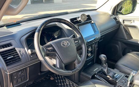 Toyota Land Cruiser Prado 150 рестайлинг 2, 2018 год, 5 990 000 рублей, 9 фотография