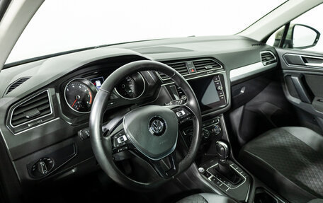 Volkswagen Tiguan II, 2017 год, 2 099 700 рублей, 11 фотография