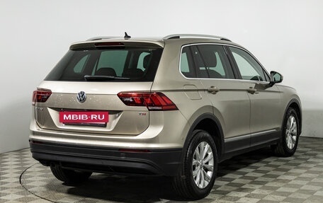 Volkswagen Tiguan II, 2017 год, 2 099 700 рублей, 5 фотография