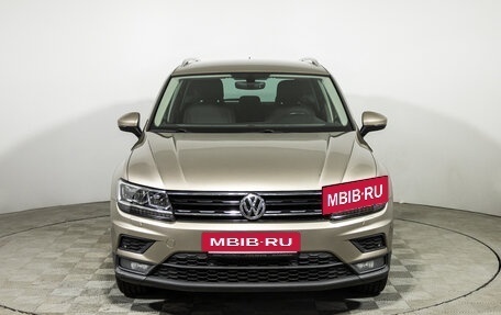 Volkswagen Tiguan II, 2017 год, 2 099 700 рублей, 2 фотография