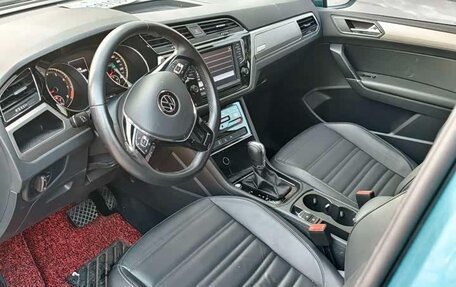 Volkswagen Touran III, 2022 год, 1 430 000 рублей, 9 фотография