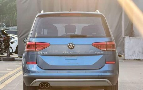 Volkswagen Touran III, 2022 год, 1 430 000 рублей, 7 фотография