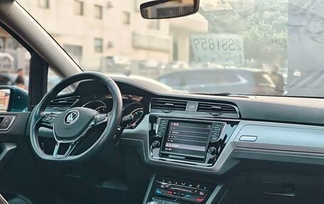 Volkswagen Touran III, 2022 год, 1 430 000 рублей, 13 фотография
