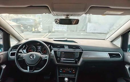 Volkswagen Touran III, 2022 год, 1 430 000 рублей, 16 фотография