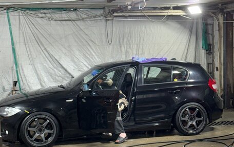 BMW 1 серия, 2006 год, 1 700 000 рублей, 2 фотография