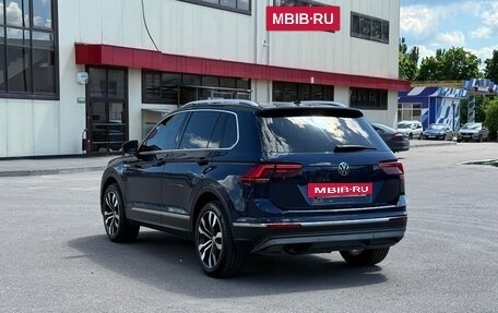 Volkswagen Tiguan II, 2018 год, 2 850 000 рублей, 5 фотография