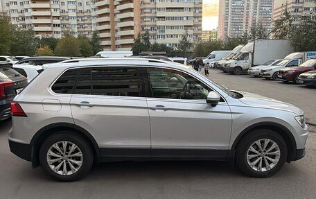 Volkswagen Tiguan II, 2018 год, 1 950 000 рублей, 2 фотография