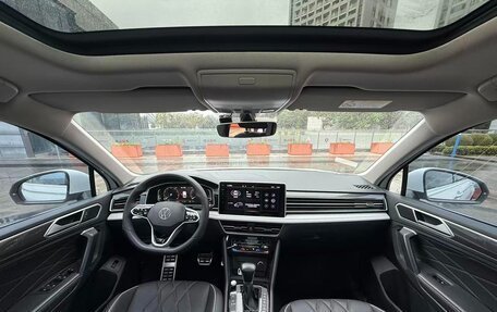 Volkswagen Tiguan II, 2022 год, 1 860 000 рублей, 8 фотография
