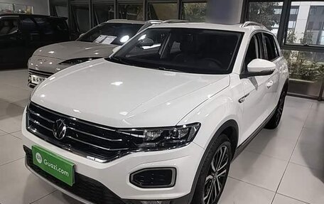 Volkswagen T-Roc I, 2022 год, 1 267 000 рублей, 3 фотография