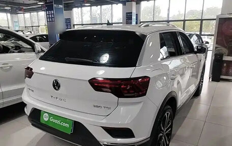 Volkswagen T-Roc I, 2022 год, 1 267 000 рублей, 7 фотография