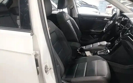 Volkswagen T-Roc I, 2022 год, 1 267 000 рублей, 11 фотография