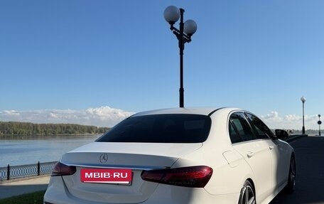 Mercedes-Benz E-Класс, 2020 год, 3 590 000 рублей, 5 фотография