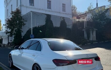 Mercedes-Benz E-Класс, 2020 год, 3 590 000 рублей, 4 фотография