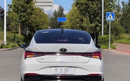 Hyundai Elantra, 2023 год, 1 210 000 рублей, 5 фотография
