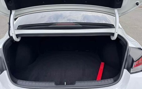 Hyundai Elantra, 2023 год, 1 210 000 рублей, 10 фотография