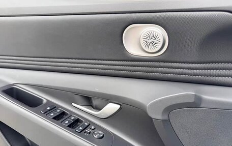 Hyundai Elantra, 2023 год, 1 210 000 рублей, 16 фотография