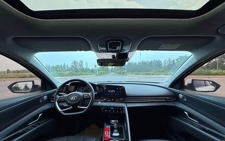 Hyundai Elantra, 2023 год, 1 210 000 рублей, 15 фотография
