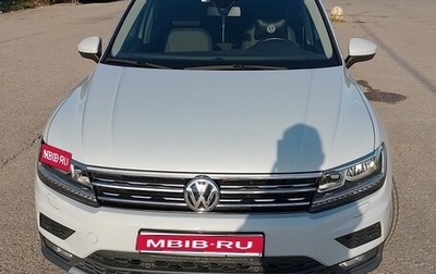 Volkswagen Tiguan II, 2019 год, 2 080 000 рублей, 1 фотография