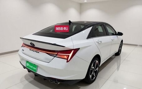 Hyundai Elantra, 2022 год, 1 860 000 рублей, 4 фотография