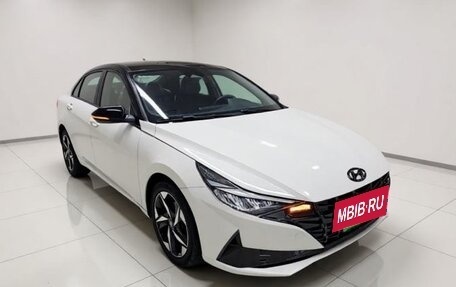 Hyundai Elantra, 2022 год, 1 860 000 рублей, 2 фотография