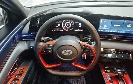 Hyundai Elantra, 2022 год, 1 860 000 рублей, 7 фотография